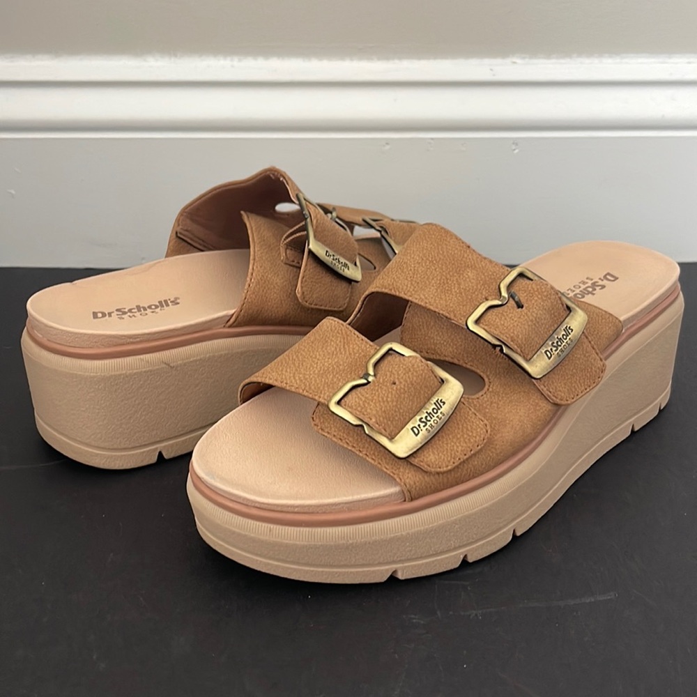 Dr. Scholl’s Tan Brown Casual Platform Slide Sandals w Buckle Straps, Size 6.5M